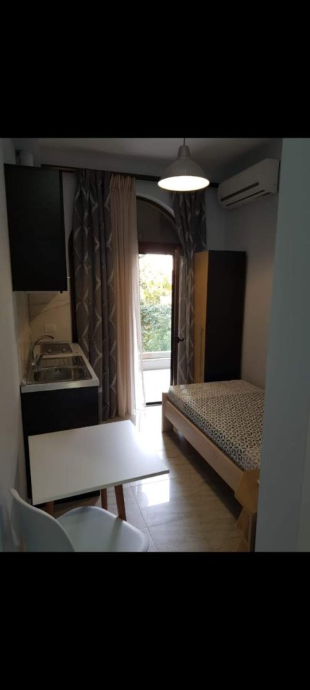 Tirane, jepet me qera apartament 1+1 Kati 2, 27 m² 35.000 Leke (Myslym Shyri)
