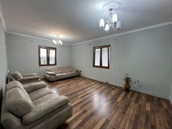 Tirane, shitet Vile 4+1+A+BLK Kati 2, 1.000 m² 205.000 Euro (KAMEZ)