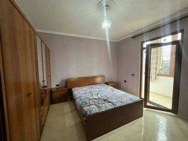 Tirane, shitet Vile 4+1+A+BLK Kati 2, 1.000 m² 205.000 Euro (KAMEZ)