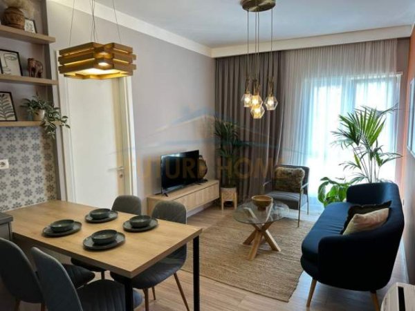 Tirane, jepet me qera apartament 2+1 Kati 7, 64 m² 1.300 Euro (Rruga e Barrikadave)