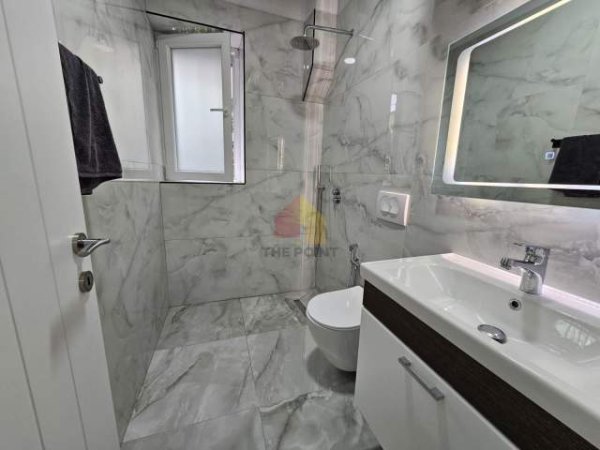 Tirane, shitet apartament 1+1+BLK Kati 1, 60 m² 120.000 Euro (Kisha Katolike)