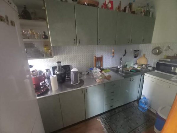 Tirane, jepet me qera apartament 10 m² 500 Euro (Rruga Myslym shyri)