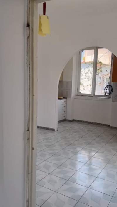 Tirane, jepet me qera apartament 2+1 Kati 2, 77 m² 300 Euro (Rruga Dritan Hoxha Tiranë,Shqipëria)