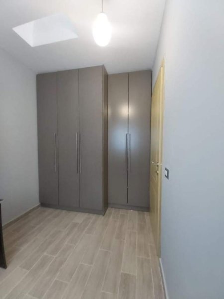 Tirane, jepet me qera apartament 2+1 Kati 1, 100 m² 400 Euro (Rruga Mihal Duri Tiranë,Shqipëria)