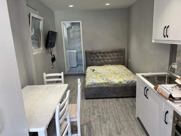 Tirane, jepet me qera apartament 1+1 Kati 1, 30 m² 300 Euro (Rruga Mihal Duri Tiranë,Shqipëria)