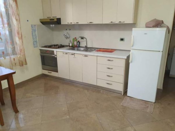 Tirane, jepet me qera apartament 1+1 Kati 5, 50 m² 420 Euro (Rruga Sami Frasheri)