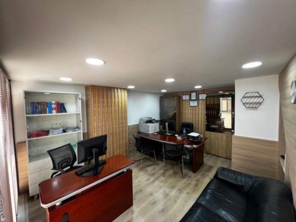 Tirane, jepet me qera zyre Kati 0, 25 m² 300 Euro (Fabrika e Miellit)