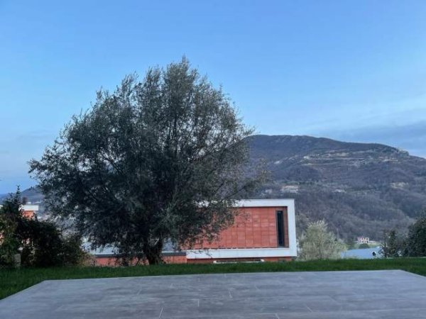 Tirane, jepet me qera Vile 3+1+BLK 202 m²  Rezidenca Olive Grove 2.100 Euro (Mullet)