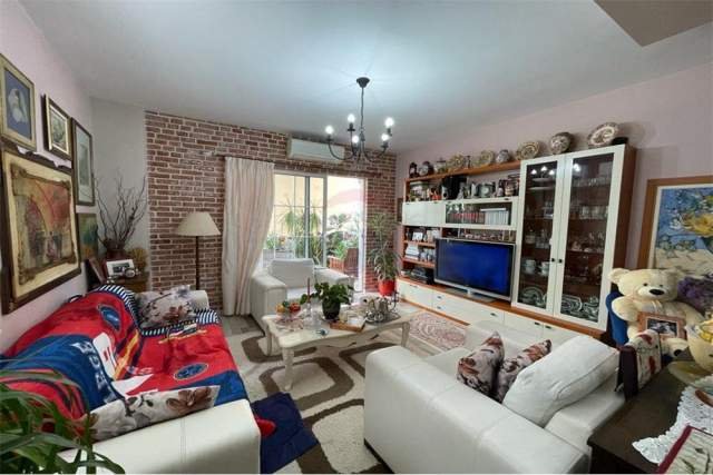 Tirane, shitet apartament 2+1+BLK Kati 3, 146 m² 146.000 Euro (Rruga Thesarit)