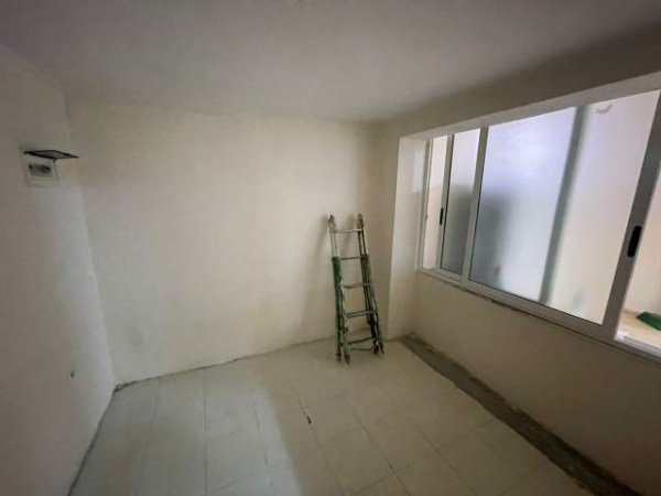 Tirane, jepet me qera Vile Kati 4, 750 m² 4.000 Euro (Kopshti zoologjik)