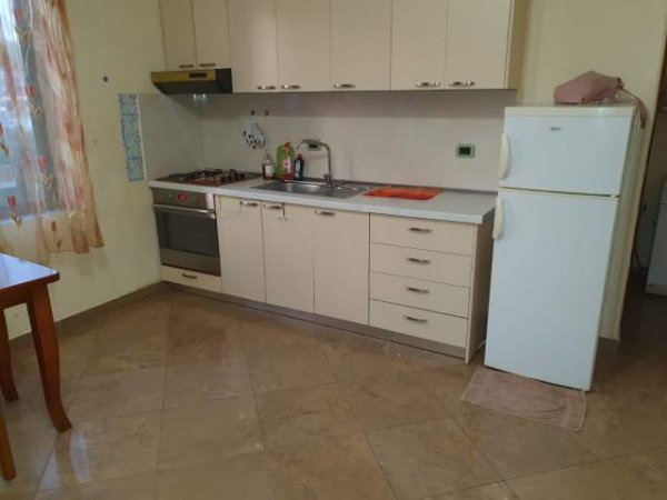 Tirane, jepet me qera apartament 1+1 Kati 5, 50 m² 400 Euro (rruga Sami Frasheri)