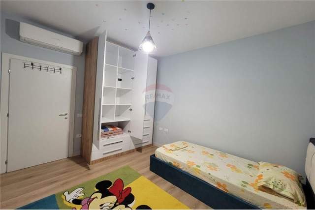 Tirane, jepet me qera apartament 2+1 Kati 6, 93 m² 500 Euro (Rruga Dibres)