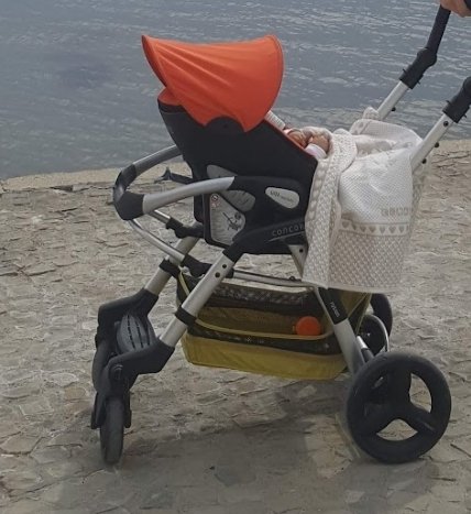 Tirane, shes pajisje Karroce per femije 240 Euro