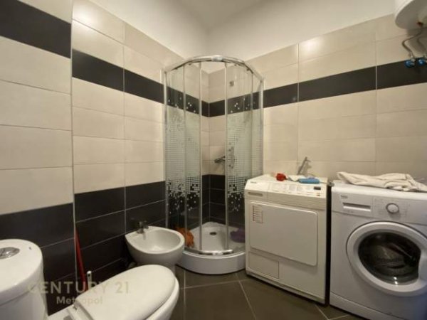 Tirane, jepet me qera apartament 2+1 Kati 3, 99 m² 500 Euro (Kopshti Botanik Zoologjik)