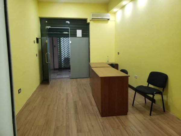 Tirane, jepet me qera zyre Kati 2, 25.000 Leke (Bul Gjergj Fishta)