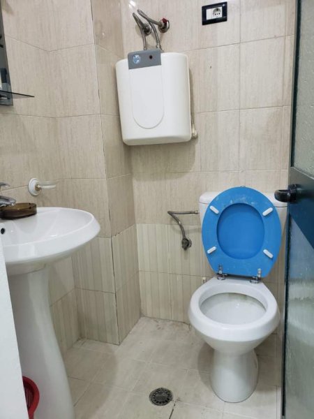 Tirane, jepet me qera zyre Kati 2, 25.000 Leke (Bul Gjergj Fishta)