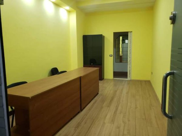 Tirane, jepet me qera zyre Kati 2, 25.000 Leke (Bul Gjergj Fishta)