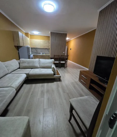 Tirane, jepet me qera apartament 2+1 Kati 11, 110 m² 700 € (Komuna Parisit)