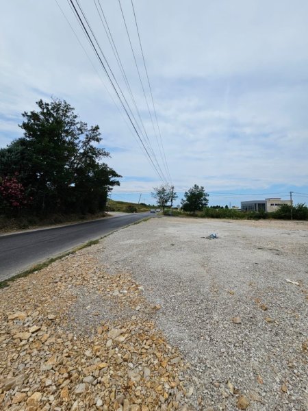 Durres, jepet me qera magazine Kati 0, 5.000 m² 6.000 € (rruga e ndroqit)