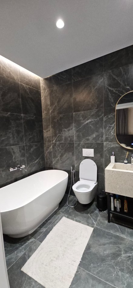 Tirane, jepet me qera apartament 2+1+Ballkon Kati 7, 99 m² 920 € (Rruga Jordan Misja)