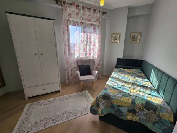 Tirane, jepet me qera apartament 2+1 , 95 m² 600 € (Oasis residence)