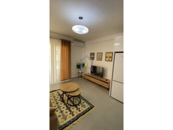 Tirane, jepet me qera apartament 1+1 Kati 2, 73 m² 750 € (Rruga e Durresit)