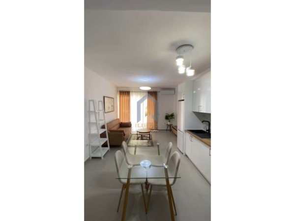 Tirane, jepet me qera apartament 1+1 Kati 2, 73 m² 750 € (Rruga e Durresit)