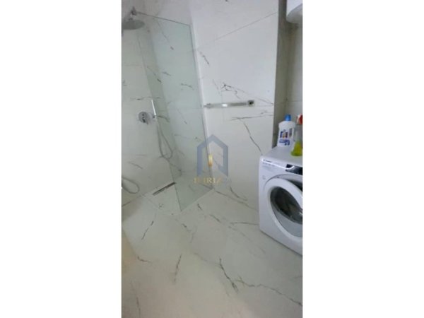 Tirane, jepet me qera apartament 1+1 Kati 2, 73 m² 750 € (Rruga e Durresit)
