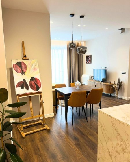 Tirane, jepet me qera apartament 2+1 , 95 m² 1.100 € (Komuna e Parisit)