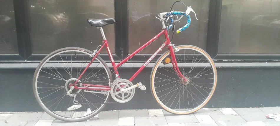 Tirane, njoftim biciklete e kuqe 100 €