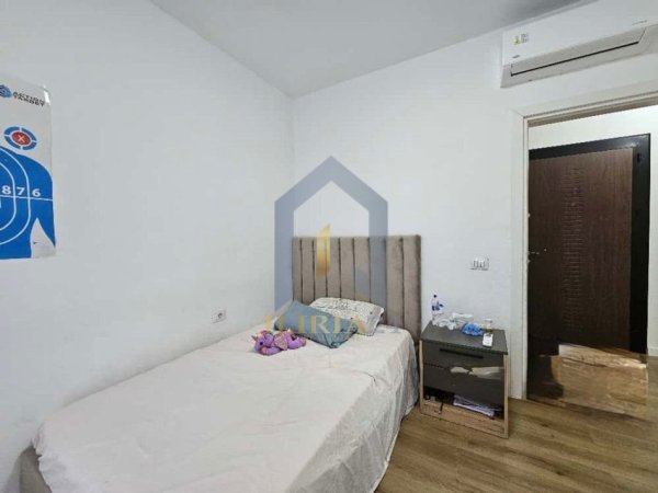 Tirane, jap me qera apartament 3+1+Ballkon Kati 9, 125 m² 750 € (Ish Fusha e Aviacionit)