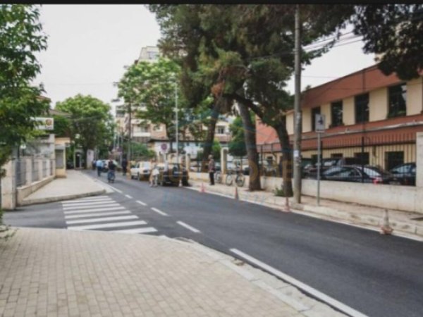 Tirane, shitet ambjent biznesi Kati 1, 224 m² 500.000 € (Rruga Vllazen Huta)