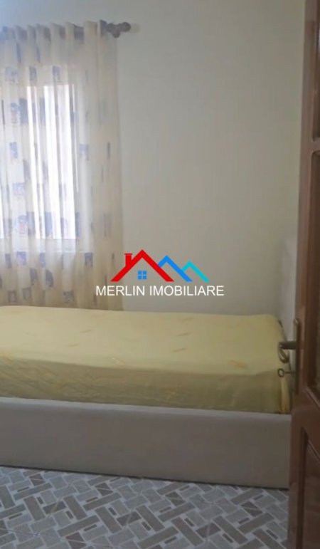 Tirane, jepet me qera apartament 3+1+Ballkon Kati 4, 90 m² 550 € (BULEVARDI ZOGU I PARE)
