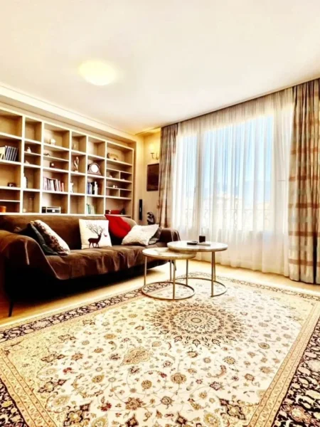 Tirane, shitet apartament 3+1 , 160 m² (air albania)