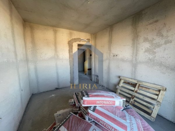 Tirane, shitet apartament 2+1+Ballkon Kati 3, 92 m² 94.000 € (Univers City QTU)