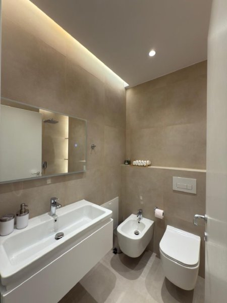 Tirane, shitet garsonier 1+1 , 30 m² 118.000 € (komuna parisit)