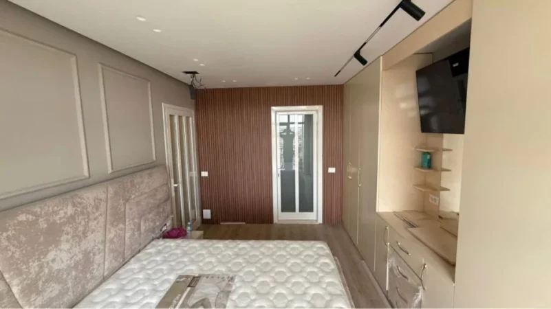 Tirane, shitet apartament 2+1+Ballkon , 98 m² 253.000 € (Shkolla e Bashkuar)