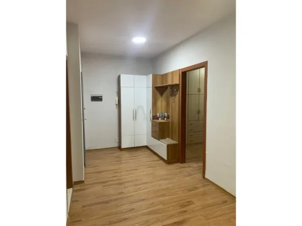 Tirane, jepet me qera apartament 2+1 Kati 3, 102 m² 550 € (ysberisht)