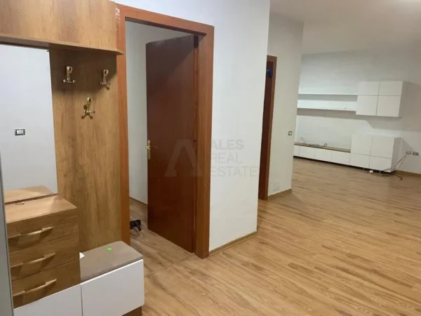 Tirane, jepet me qera apartament 2+1 Kati 3, 102 m² 550 € (ysberisht)