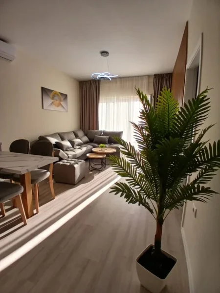 Tirane, jepet me qera apartament 2+1 Kati 4, 76 m² 1.000 € (Zogu i Zi)