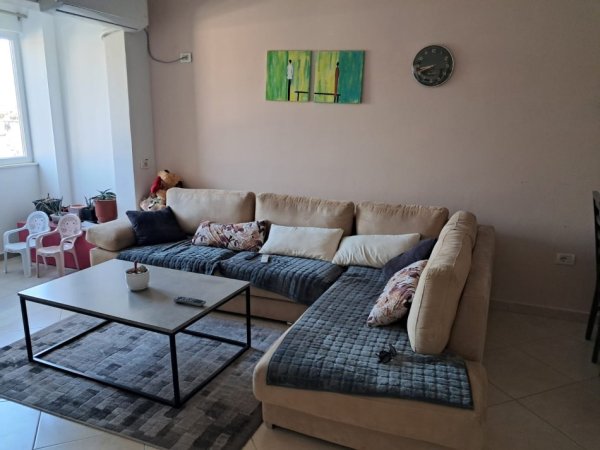 Tirane, jepet me qera apartament 2+1+Ballkon Kati 5, 104 m² 550 € (Astir)