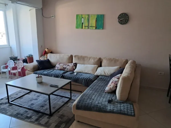 Tirane, jepet me qera apartament 2+1+Ballkon Kati 5, 104 m² 550 € (Astir)
