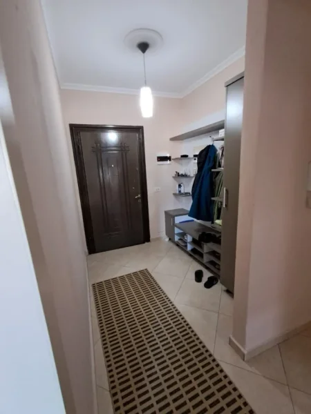 Tirane, jepet me qera apartament 2+1+Ballkon Kati 5, 104 m² 550 € (Astir)