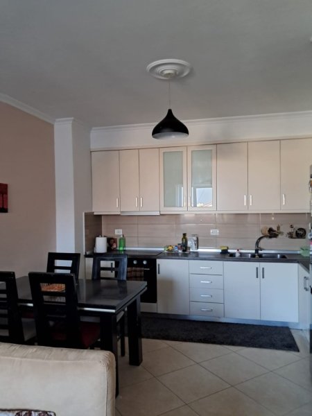 Tirane, jepet me qera apartament 2+1+Ballkon Kati 5, 104 m² 550 € (Astir)
