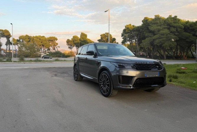 Vlore, shes SUV Range Rover 2015 Look 2020 3.0Naft 306hp Nafte, gri e erret automatik Klima 218.000 km 20.500 €