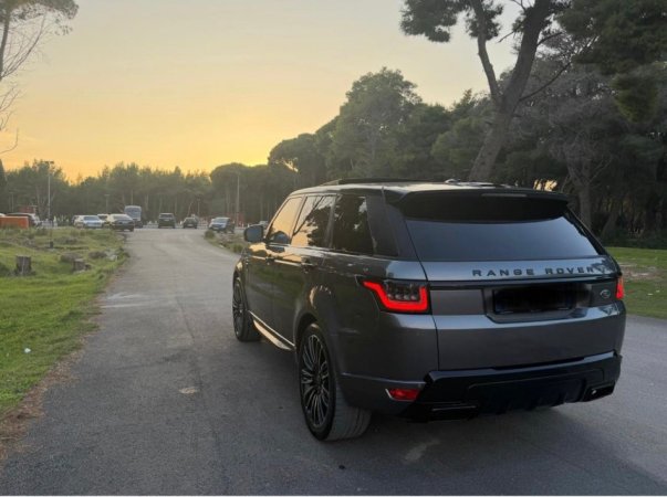 Vlore, shes SUV Range Rover 2015 Look 2020 3.0Naft 306hp Nafte, gri e erret automatik Klima 218.000 km 20.500 €