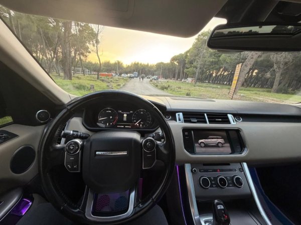Vlore, shes SUV Range Rover 2015 Look 2020 3.0Naft 306hp Nafte, gri e erret automatik Klima 218.000 km 20.500 €