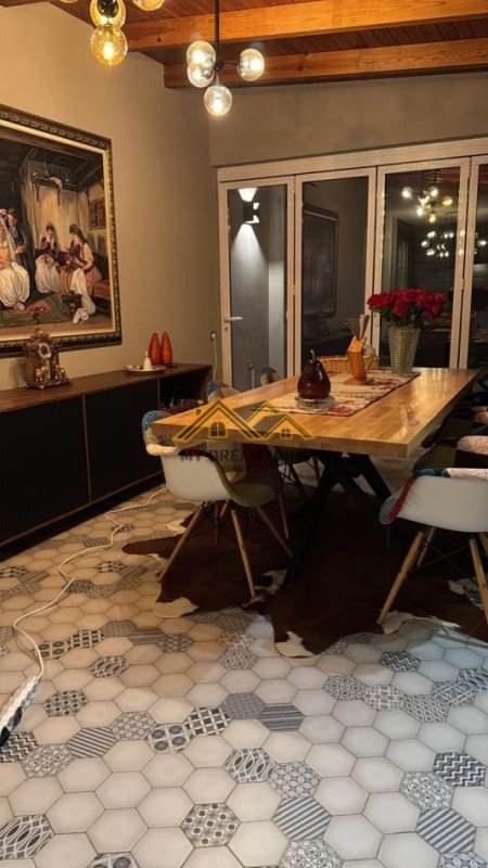 Durres, shitet apartament 2+1 , 205 m² 420.000 € (gjykata)