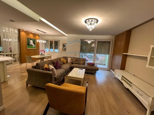 Tirane, shitet apartament 2+1+2, Kati 3, 118 m² 250.000 € (Pazari i Ri)