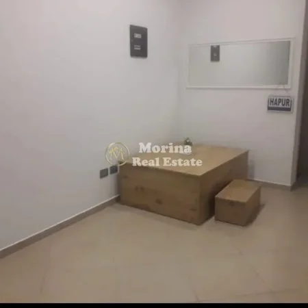 Tirane, jepet me qera ambjent biznesi Kati 1, 30 m² 350 € (Komisariati nr 4)